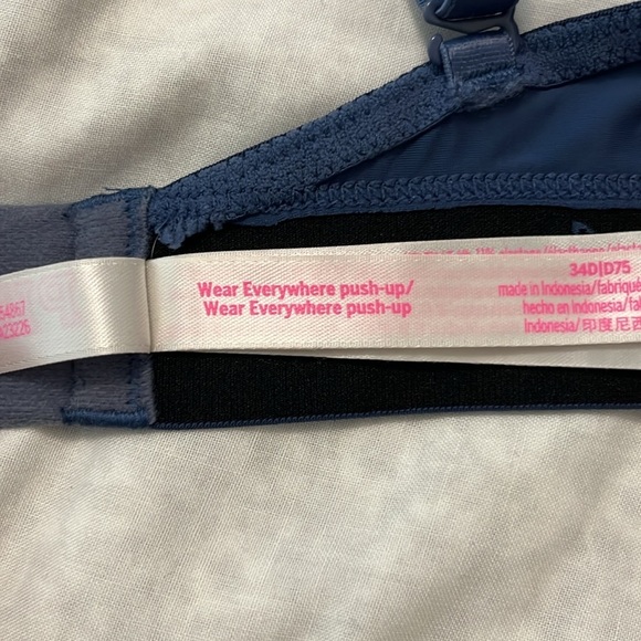 VS Pink Wear Everywhere Push Up - Picture 9 of 12